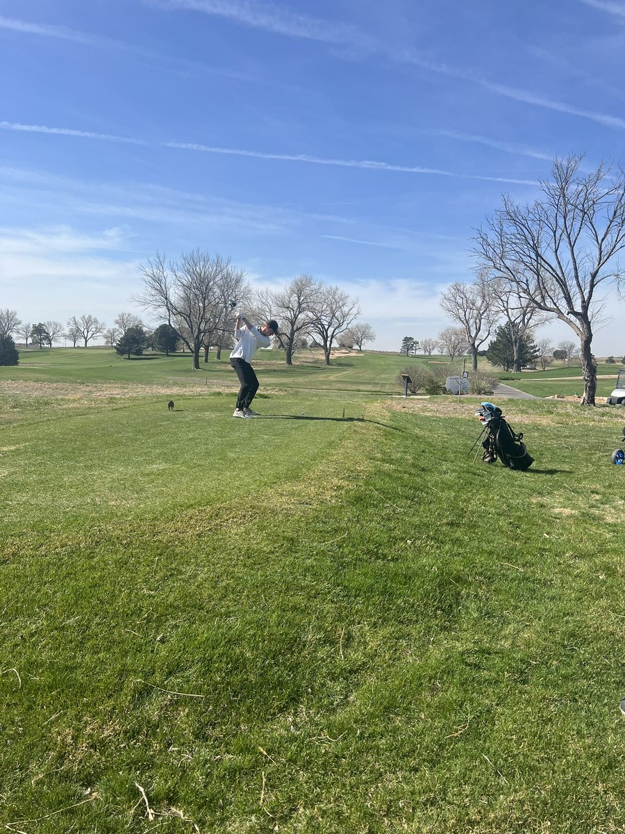 OttawaUGolf's tweet photo. First day of @kcacsports golf conference championship! https://t.co/pAfxNyAYHc