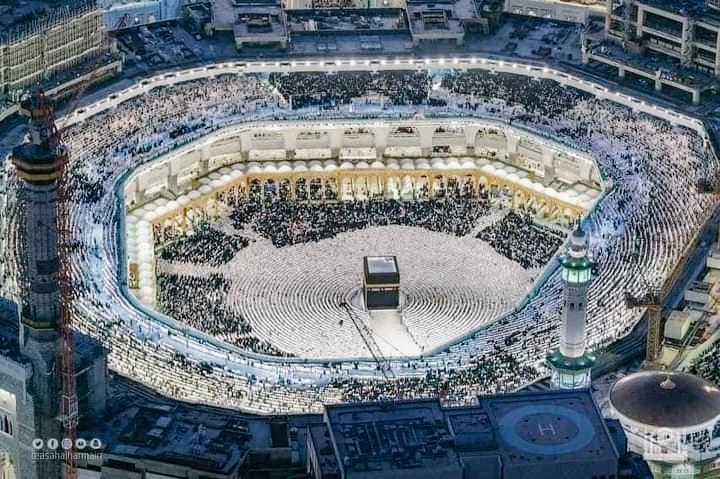 "ربّاهُ من غير سـؤالٍ عّودتنا كـرمًا
 فكيف  العطاءُ و قد جئنا إليك  مُلحِّينَا!"❤
اللهم ارزقنا زيارة بيتك الحرام.. 🤍