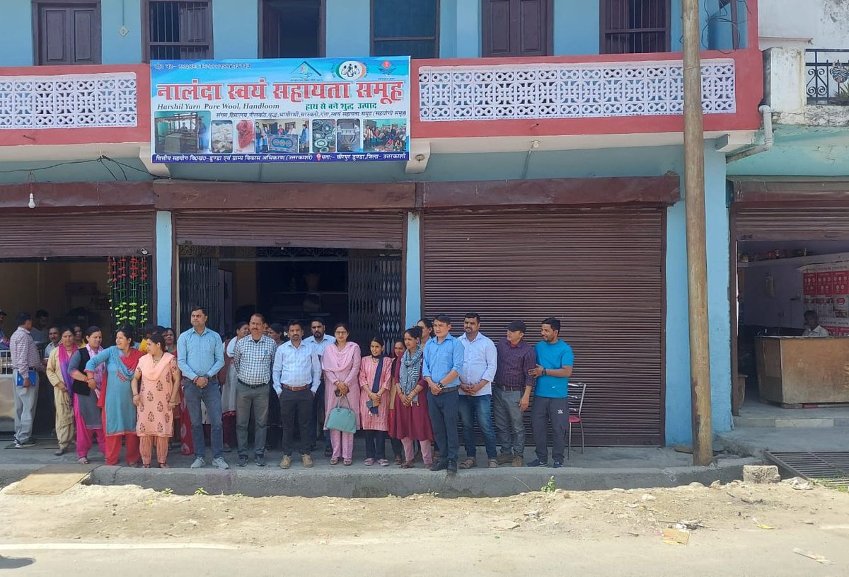NrlmDunda's tweet photo. In the presence of #DMM sir   NRLM uttarkashi and #BDO Sir  Dunda And all block staff #Outlate opened by #NALNDA #SHG #NRLM in Dunda Block for Upcoming #yatra session 
Some glimpses of the ceremony.
@basava_ias
@MoRD_GoI
@CdoUttarkashi 
@REAPUttarkashi 
@USRLMUTTARKASHI https://t.co/n5EAs971QK