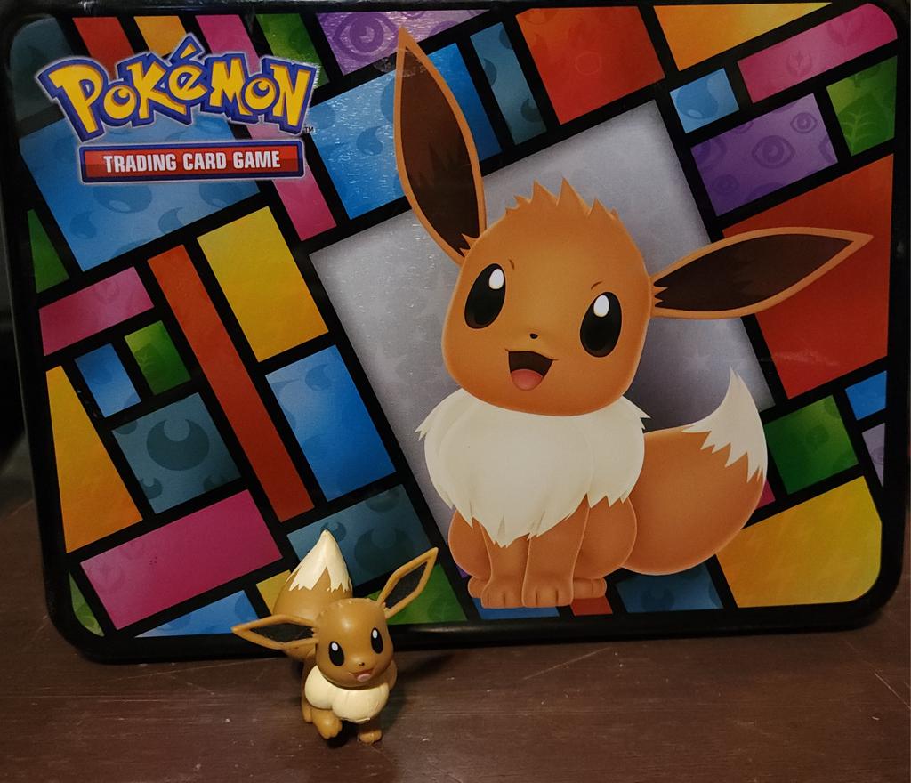 TheEeveeEmpress's tweet photo. An #Eevee a day! Sharing my collection <3 #5
The TCG 2021 Eevee Collector's Chest! Came with 3 promos, 5 packs, stickers, notepad, a coin, & mini portfolio. Eevee figurine not included, but is my lucky little buddy!
#Pokemon #TCG #PokemonTCG #PokeMerch https://t.co/ItMxf5J06f