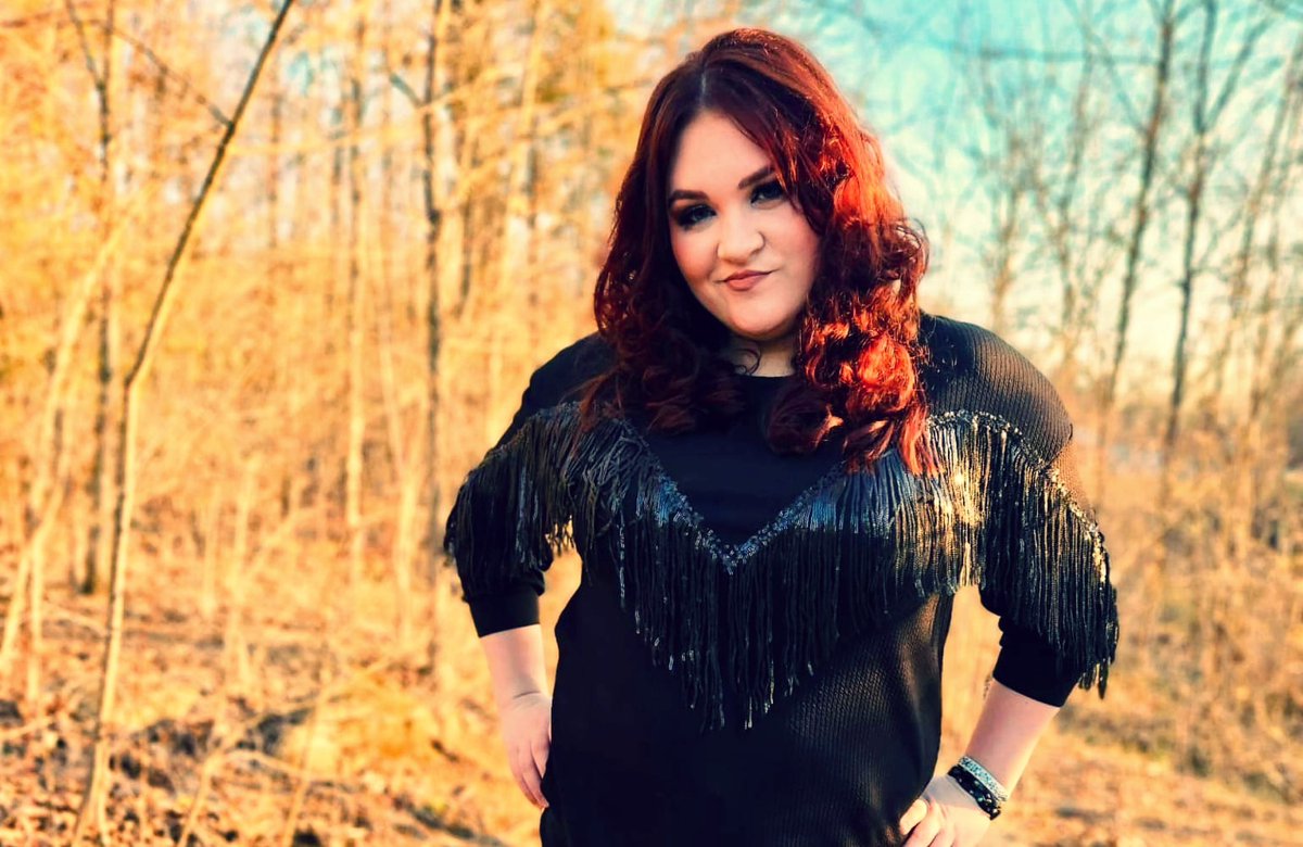 This sassy red head is coming back to your screens in whole new way in a few weeks with a #newproject… stay tuned 😉🎙️🎧 (Sorry it’s not new music, but that’s still coming as well 🎶) #thekristenkae #kristenleighmedia #comingsoon #staytuned #newproject #getready #imcomingback