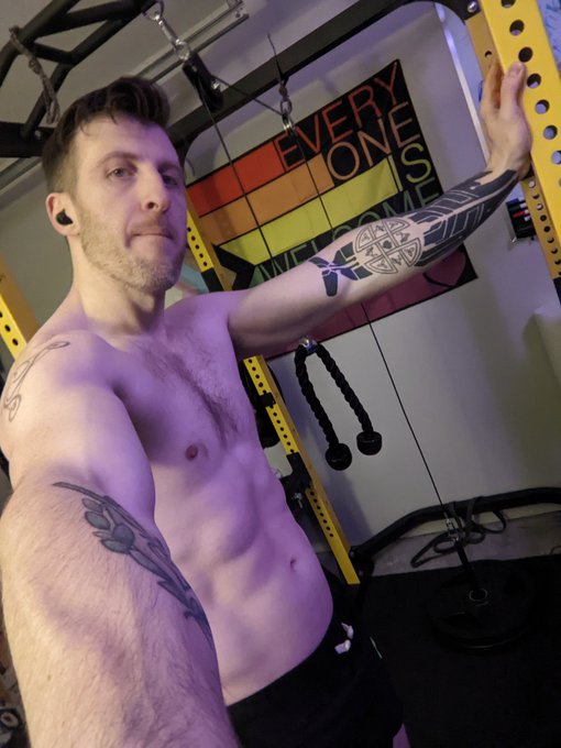 I'm live on twitch right now, so come hang out! https://t.co/xDx5Yl3K0n<a href="/tag/pornstar"class="tags"><span>#pornstar</span></a><a href="/tag/butts"class="tags"><span>#butts</span></a><a href="/tag/lgbtqia"class="tags"><span>#lgbtqia</span></a><a href="/tag/onlyfans"class="tags"><span>#onlyfans</span></a>