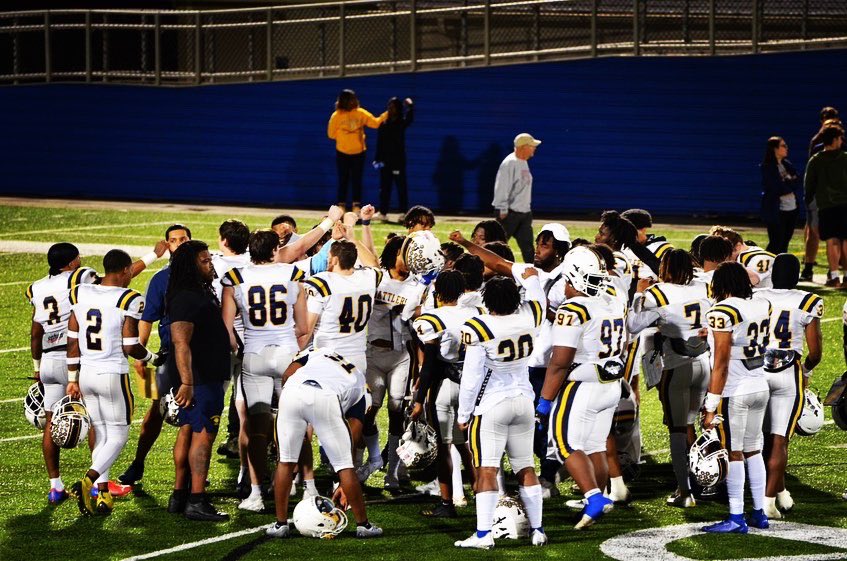 Coach_Rowe's tweet photo. It’s an absolute honor to lead the men of the #DoomsdayD! We said work hard, win the day, no excuses, associate with the right people, swarm the football, create takeaways and we showed it all this Spring! I’m excited for what’s next with this group‼️
⚔️😈⚔️ https://t.co/FL9zBTPEMt
