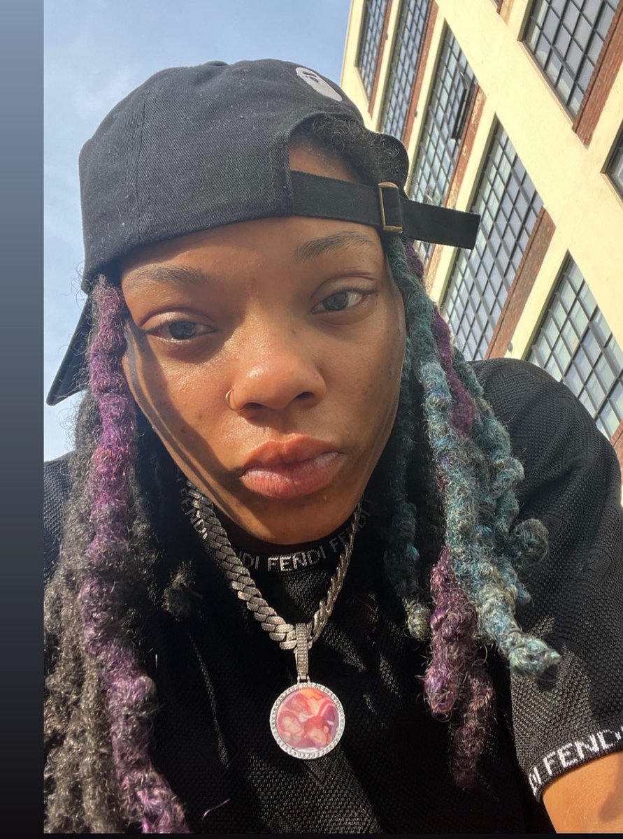 SheeshRAEE's tweet image. all 3 of my brothers i don’t go nowhere without my chain this what i live by i represent my family #lltim #llflee #lldarryl  #ripma #ripdaddyike