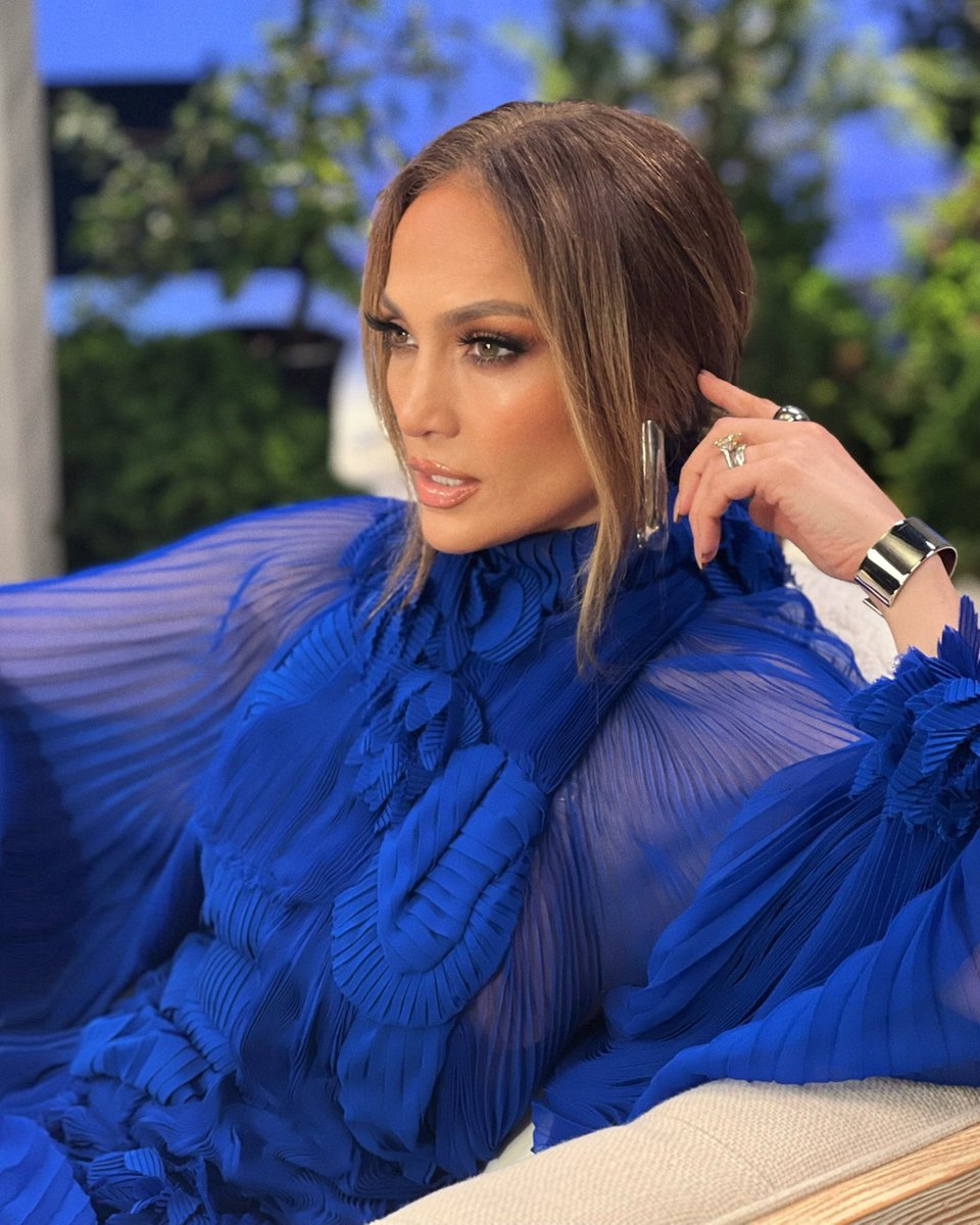 𝐣𝐥𝐨’𝐬 𝐠𝐚𝐥𝐥𝐞𝐫𝐲 ♡ on Twitter "RT JLo I am TheMother … so listen to me