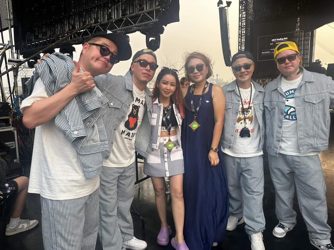 MaynieMinimay's tweet photo. “Biggest hip-hop festival with world-class challenges, Amazing we’ve done it.”
.
สุดท้าย หากมีข้อผิดพลาดประการใด ขออภัยมา ณ ที่นี้
พร้อมน้อมรับทุกความคิดเห็น เพื่อปรับปรุงให้ดียิ่งขึ้น

#RollingLoud
#RollingLoudth
#RollingLoudThailand2023
#maynie_minimay https://t.co/k39WVa4ERu