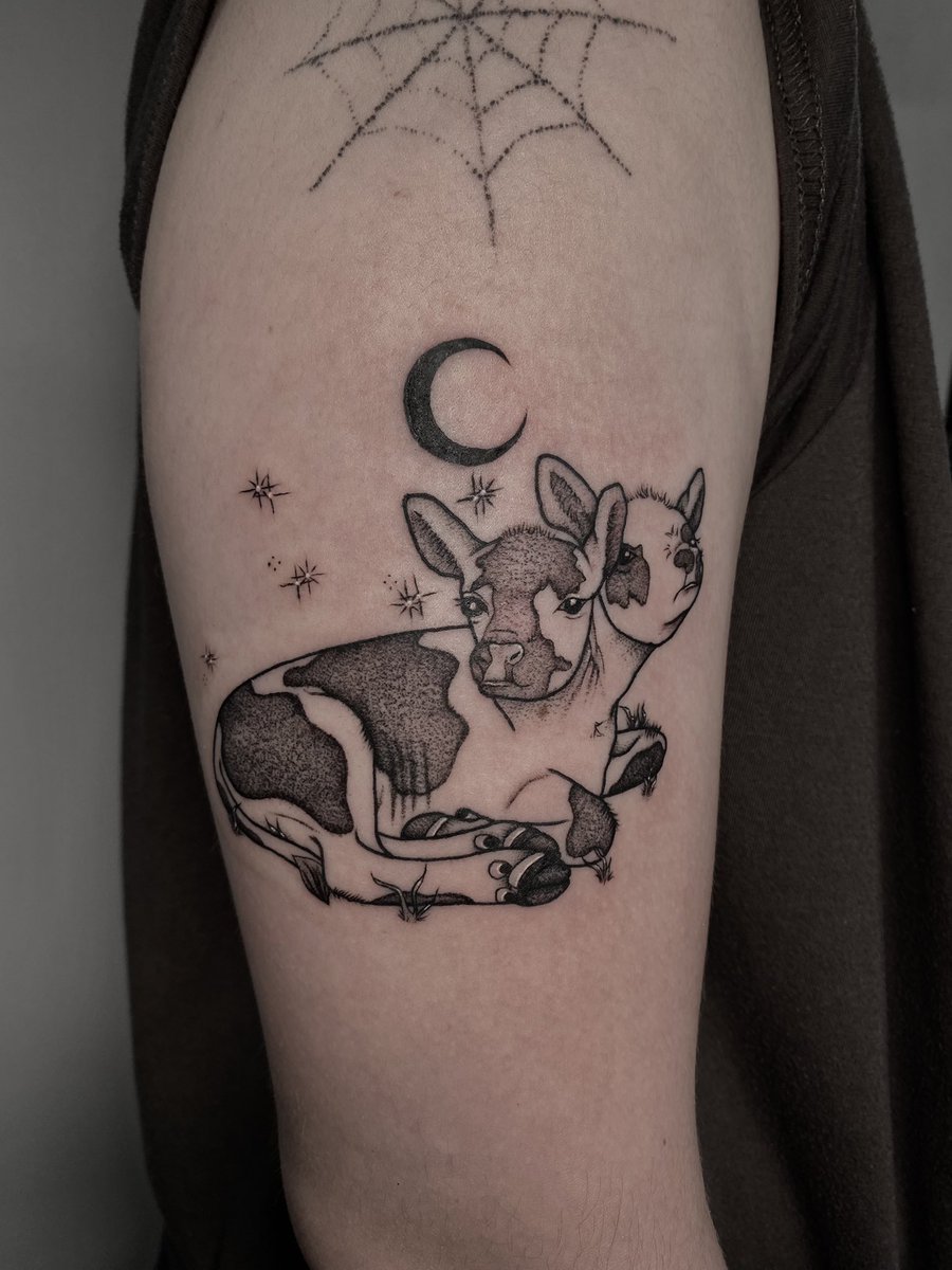 K1LLVEE's tweet photo. in love with this tattoo i did yesterday https://t.co/7fWxncnmK0