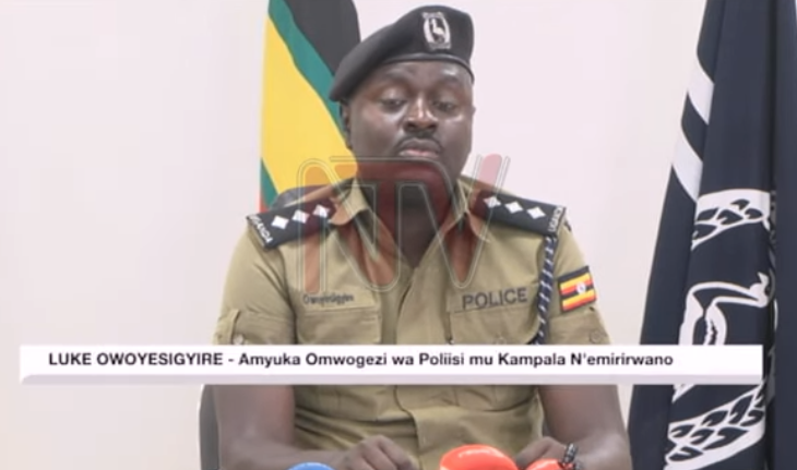 ntvuganda's tweet photo. Abakungu mu kitongole ekivunaanyizibwa ku byokuzimba ki national building Review Board, batuseeko ku kizimbe ekyagudde e Kabalagala ne kitta munnansi wa South Sudan omu ate abalala bana nebasigala ku bisigo
#NTVNews https://t.co/NeudJC5Abb https://t.co/eLQL0l2IPe
