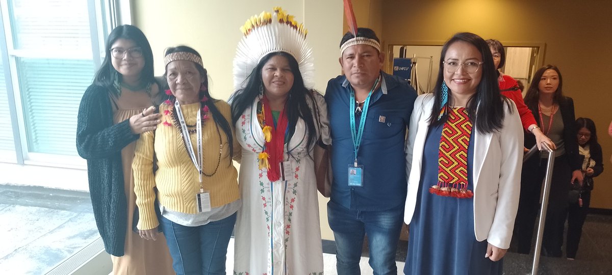 De New York para o mundo junto com a nossa Ministra Sônia Guajajara, erguido na luta em defesa do planeta, da humanidade e principalmente pelos povos Indígenas contatados e povos autônomos da floresta.