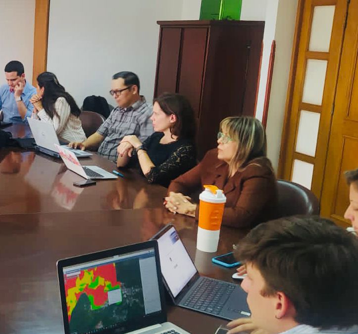 PlaneacionBGA's tweet photo. #Hoy la @AlcaldiaBGA en el marco de la Revisión excepcional del #POT culminó su proceso de concertación y mesas técnicas de los Asuntos Ambientales 🌱 con la Corporacion Autónoma Regional para la Defensa de Bucaramanga ✍️

@JCardenasRey 
#CardenasLoHizo https://t.co/amITXEia16
