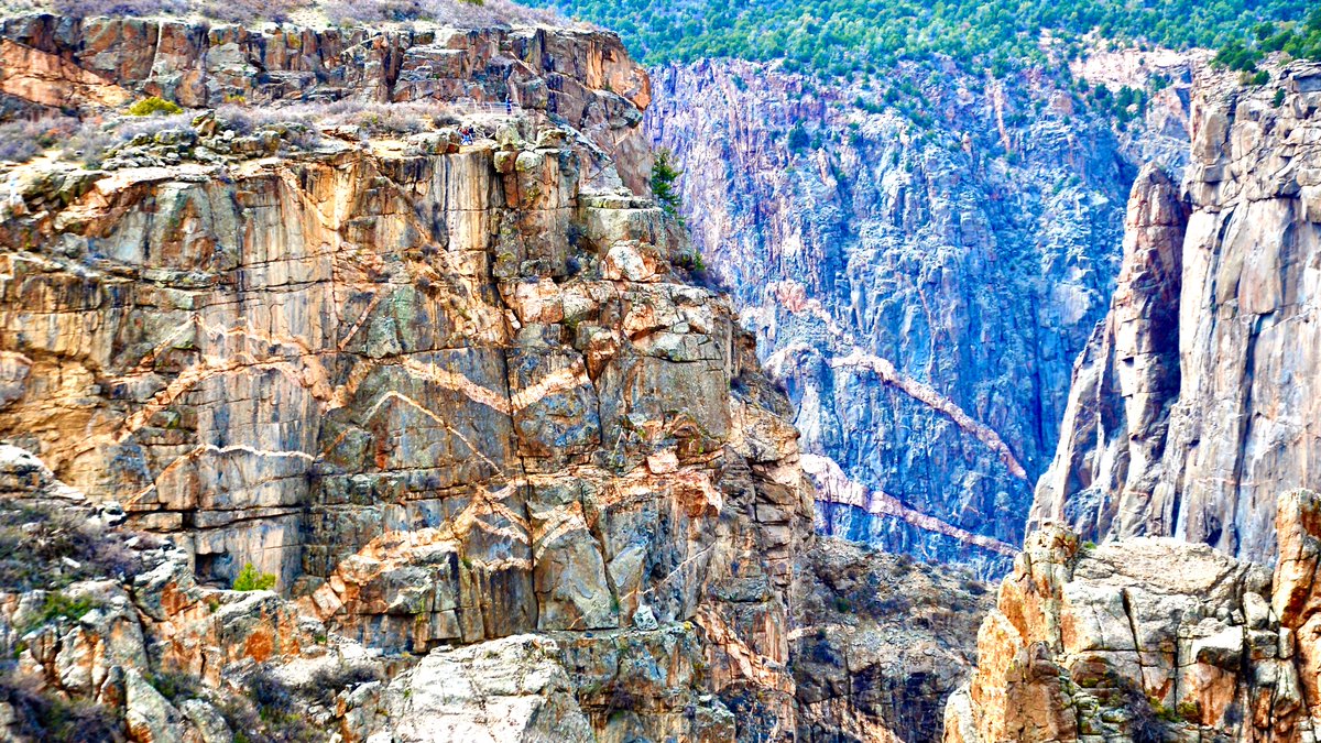 @SouthernerSays #RoadTripChat, @BlackCanyonNPS if you are adventuring Colorado, a bit off the beaten path but if you are in the neighborhood it is worth the stop. 🏔❄️☀️ #adventure #nationalparks