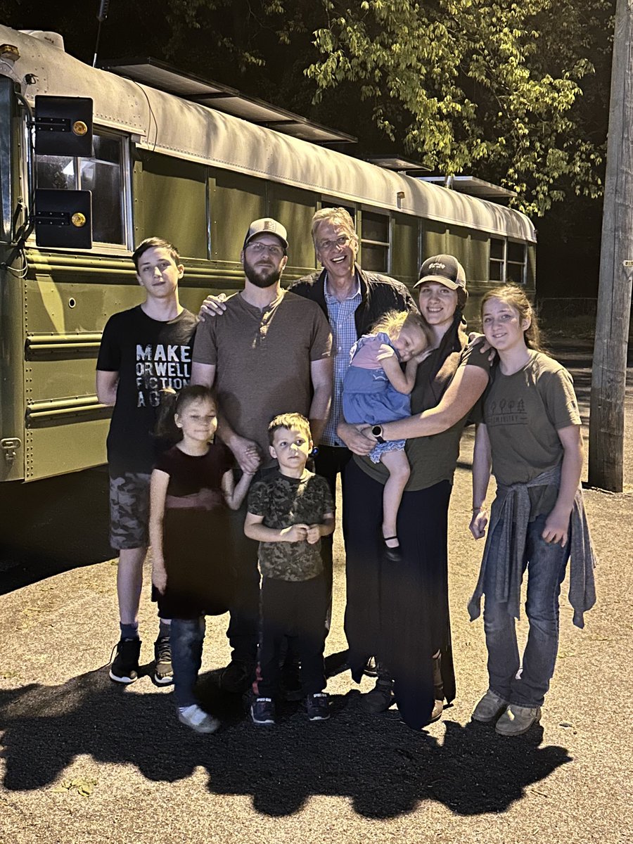 elincomm's tweet image. What a treat to meet the Canadian Refugees. Such an amazing family! ⁦@adamcurry⁩