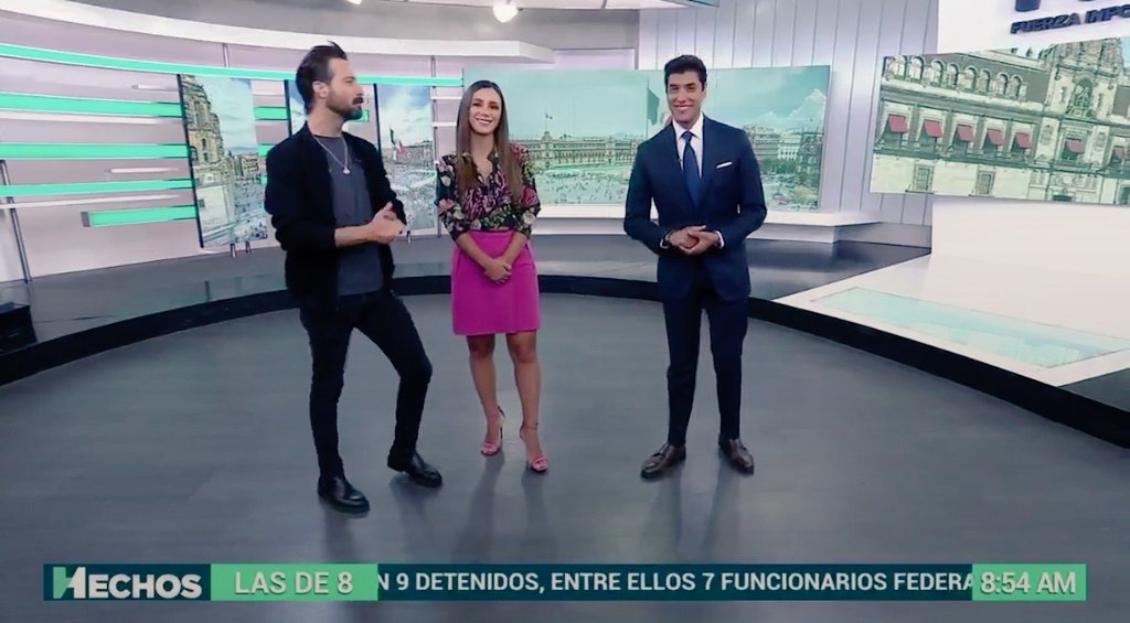 kevinlozanod's tweet photo. @vaitiaremateos Iniciando la semana viendo a la mejor y más talentosa conductora de noticias de México 💜 https://t.co/CJcUfQQWD8