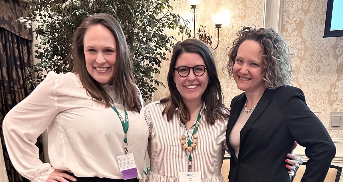 DrErinY's tweet image. Finally getting around to tweeting about #usasp2023!  This symposium was so much fun.  The energy, the questions, and these two right here!  I hate being in pictures but this is a core memory!