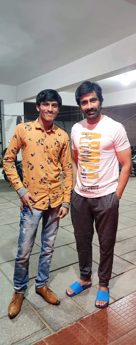 BShiva1431's tweet photo. Happy birthday @Ajay_Jonnakuti1 bro🎂❤
And Happy birthday @JominJo18409369 bro 🎂❤ both of you God blessed
#RaviTeja annayya❤ #TigerNageswaraRao 
#Eegle #MassMaharaja https://t.co/d0KzGPYabO