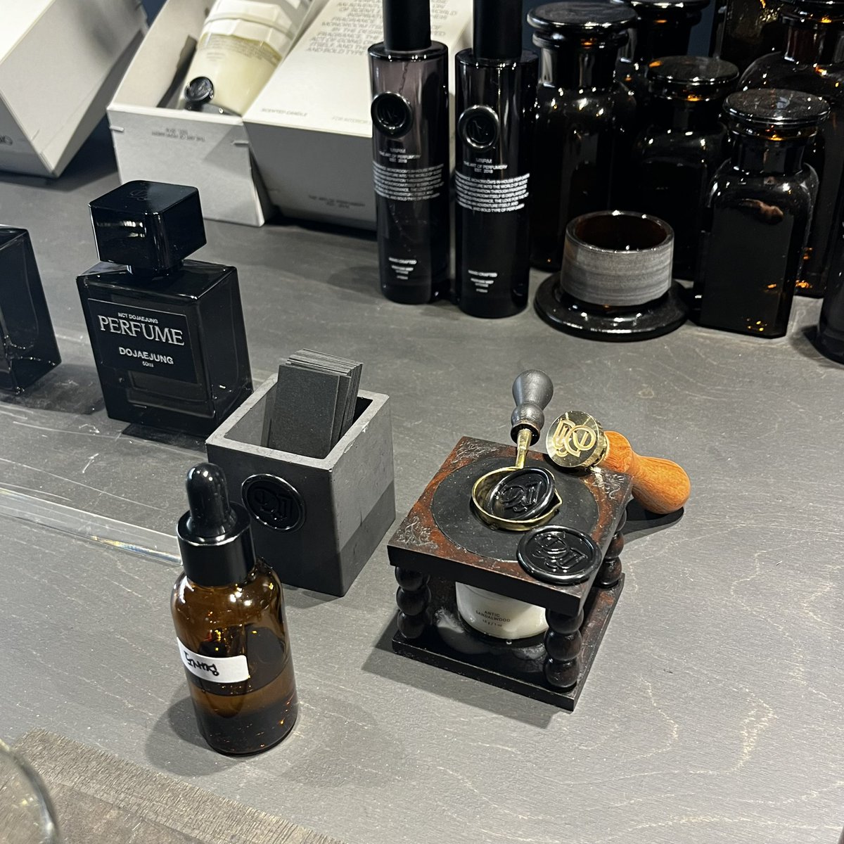 _nxoxl_'s tweet photo. NCT DOJAEJUNG Perfume POP-UP STORE withmuu

#엔시티 #NCT
#NCT_DOJAEJUNG 
#DOJAEJUNG  #도재정 #ドジェジョン
#도영 #재현 #정우 https://t.co/5FXqzHNIbU