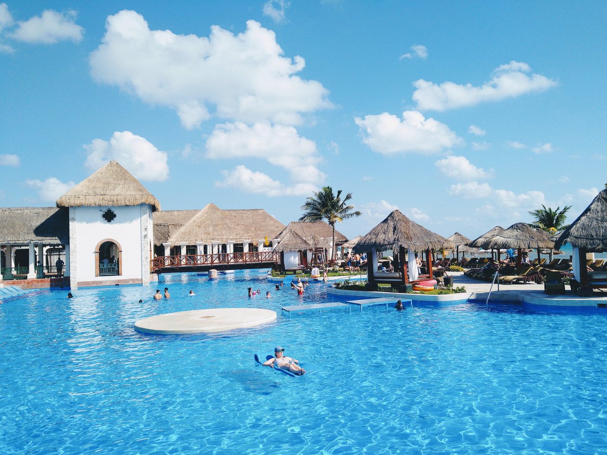 <a href="/SedeturQROO/">Sría. de Turismo Quintana Roo</a> <a href="/bernardocuetomx/">Bernardo Cueto</a> <a href="/MaraLezama/">Mara Lezama</a> <a href="/andresaguilarb/">Andrés Aguilar</a> #TurismoParaElDesarrolloDelEstado #QuintanaRooPrimero #RETURQ ATENTO AVISO A LOS #PrestadoresDeServiciosTurísticos del Estado, conozcann con este Registro las oportunidades estratégicas de tener mayor demanda de  servicios  <a href="/mapachestec/">@MAPACHESTec</a> <a href="/LigiaSierraA/">Ligia Sierra Aguilar</a> <a href="/60_maldonado/">Carlos Maldonado P</a> <a href="/manuel8canul5/">Manuel Alberto Canul</a>