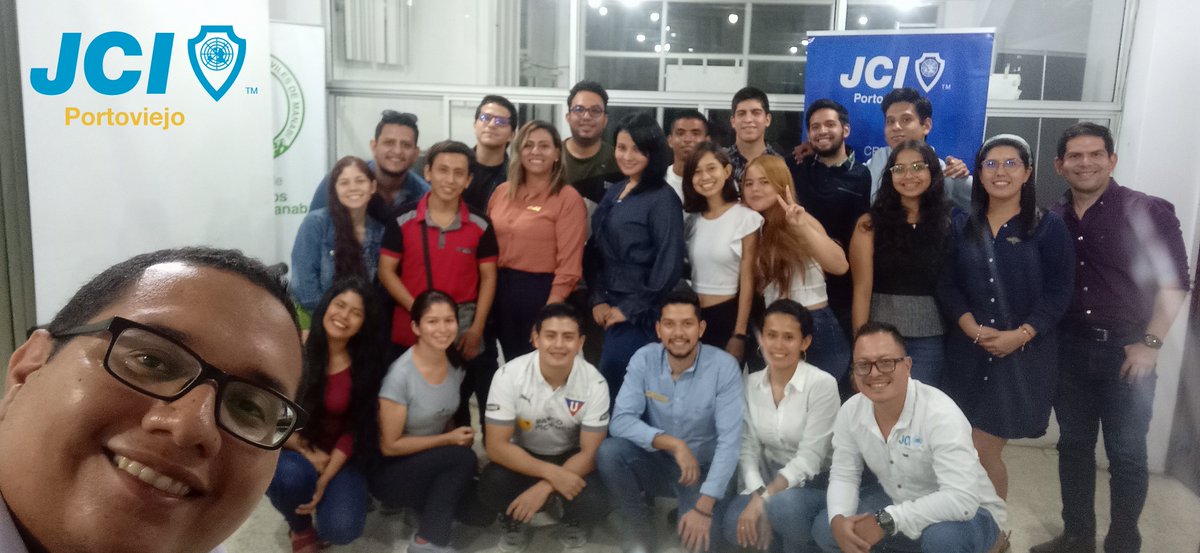 JCIPortoviejo's tweet photo. “Ningún hombre será un gran líder si lo hace todo él mismo, o se lleva todo el crédito por hacerlo”Andrew Carnegie
El sábado 15 de abril se realizó la primera tarde de invitados en el Colegio de Imagineros Civiles de Manabí, en el cual tuvimos a 8 nuevos aspirantes en ser líderes https://t.co/htmv0bzWTN