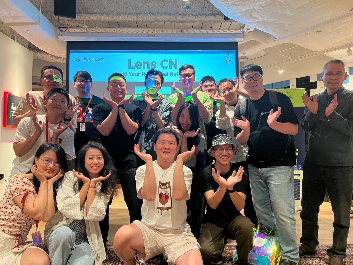 gingerspc's tweet photo. Wrapping up my 1mo journey in HK. Lots of first-time:

DAO HK - my first time leading a 500+ppl event with many inspiring speakers.
Web3 Festival - first time bringing @deschool_booth on the big stage.
@see_dao meetup - 200+ppl flew in from around the world so we finally met IRL. https://t.co/7BpCU836Ix