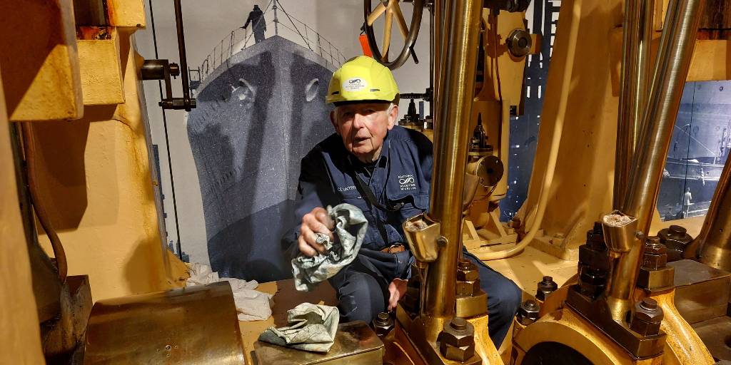 seamuseum_'s tweet photo. Join us at the museum between 9.30-10am this Wednesday (19 April 2023) to see museum conservators and volunteers turn over HMAS KARA KARA's enormous triple expansion engine.

For more: https://t.co/AzNVo2r3FB

📷 by Nick Flood

#SeaMuseum #Conservation #BigStuffHeritage https://t.co/1QC1pTfAv6