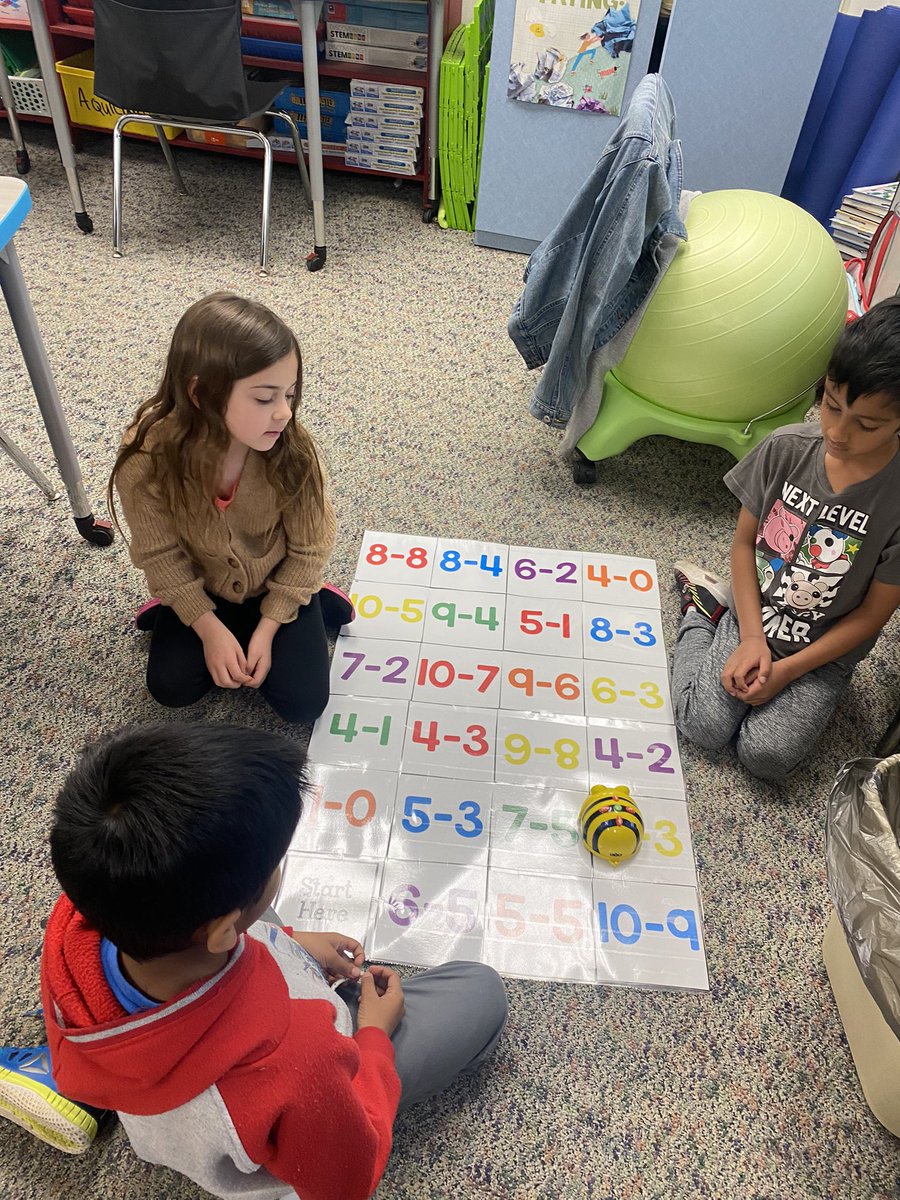 Kindergartners and 1st graders are having a blast coding their Bee Bots this week! We’re incorporating science, reading, and math skills as well! <a href="/RvilleProud/">RvilleProud</a> <a href="/bitsbyBoomer/">Sharon Elementary School</a> #ComputerScience