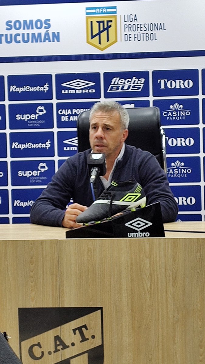 #AtleticoTucuman

"El equipo dejó pasar dos puntos, porque tuvimos muchas situaciones de riesgo en el 1T.Las formas y rebeldía que tuvo el equipo es un mérito de los futbolistas. Tenemos que tratar de seguir encontrando la victoria que en algún momento aparecerá"

Lucas Pusineri