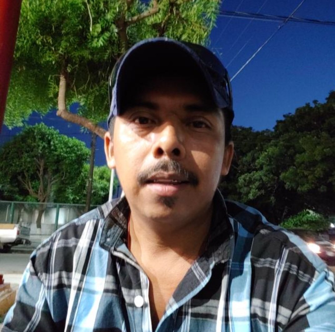 COstula's tweet photo. Lamentamos profundamente la muerte de nuestro compañero comunero Juan Medina, quien fue arteramente asesinado el pasado 14 de abril mientras trabajaba con su esposa en una venta de comida durante una fiesta en una localidad de Chinicuila. ⬇️ https://t.co/cdjfEht8Tr https://t.co/oQ4AnZCkGJ