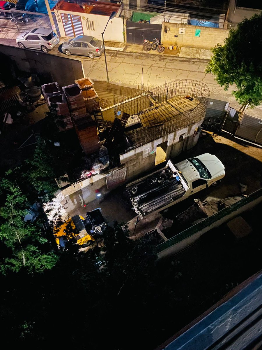 aszhudec's tweet photo. @AdrianRubalcava si ya autorizan obras de 8 pisos por lo menos que trabajen de día y no a escondidas por las noches hasta la madrugada haciendo ruidos de construcción por favor, se le llama a la patrulla y no hacen nada están en división del norte a la altura del 180 https://t.co/8A5hWKn5Lq