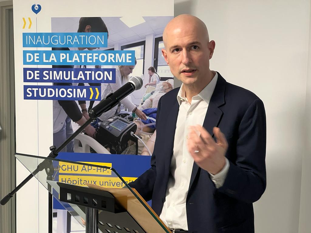 GHUMondor's tweet photo. #Inauguration du centre de #simulation Studiosim du @GHUMondor par @nicolasrevel, @BenmansourEdith, @DoyenSanteUPEC et Pr Godeau, Président de la CMEL🙏 et bravo aux Pr @gcarteaux, Dr Revaux et leurs équipes.
➡️Une plateforme de simulation en santé &amp; un modèle pédagogique inédits https://t.co/eGQiih91SD