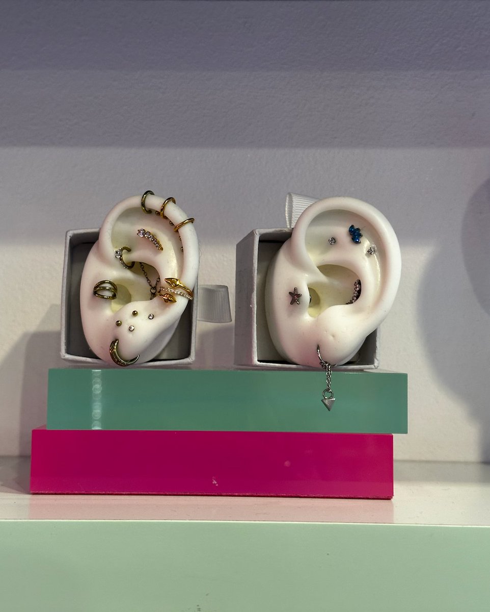 Metalpiercing's tweet image. You are never short of stack-spiration at our Carnaby store!! 

Which is your favourite stack, left or right?

#earstack #earcuration #earpiercing #earring #earjewellery #jewellery