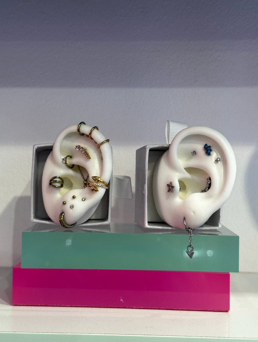 Metalpiercing's tweet image. You are never short of stack-spiration at our Carnaby store!! 

Which is your favourite stack, left or right?

#earstack #earcuration #earpiercing #earring #earjewellery #jewellery