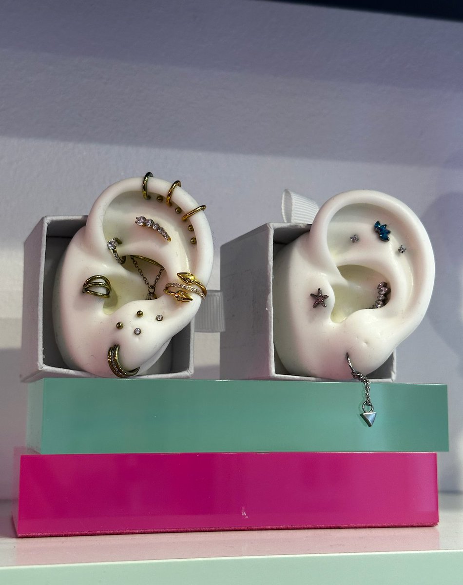 Metalpiercing's tweet image. You are never short of stack-spiration at our Carnaby store!! 

Which is your favourite stack, left or right?

#earstack #earcuration #earpiercing #earring #earjewellery #jewellery