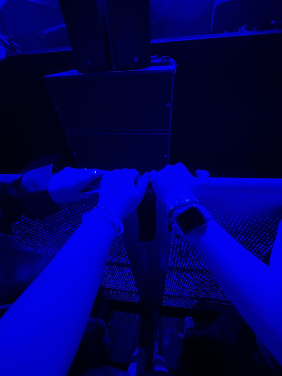 retweet for getting barricade at your next concert!! <3