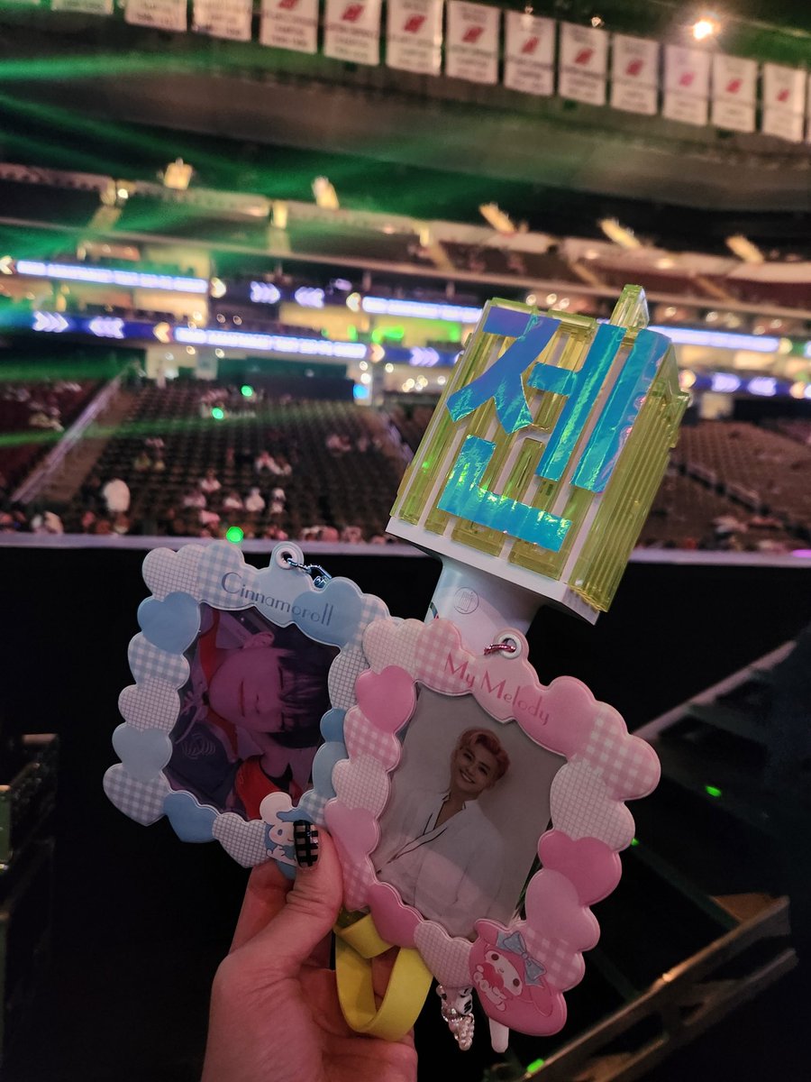 val 🐳 tweet media