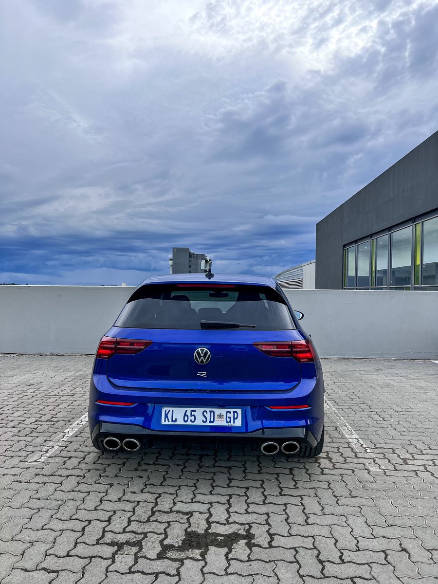 IamKumbi's tweet photo. The Golf 8R is powered by a 2.0-litre turbocharged engine that produces 235kW/400nm of torque, with power being sent to all 4 wheels. Its claimed to sprint from 0-100 in 4.7 seconds however its feels way quicker than that. Speed aside, the Golf feels extremely comfortable to drive. The fact that it’s a Golf, means there is ample of room in the cabin and that you are easily able to daily the hot hatch with no issues. It also won in terms of fuel as we saw figures as low as 7.4L/100kms. Overall, I think that the new Golf R is worth all the hype, it retains its street cred, sounds greats, has great space and most importantly, drives extremely amazing!