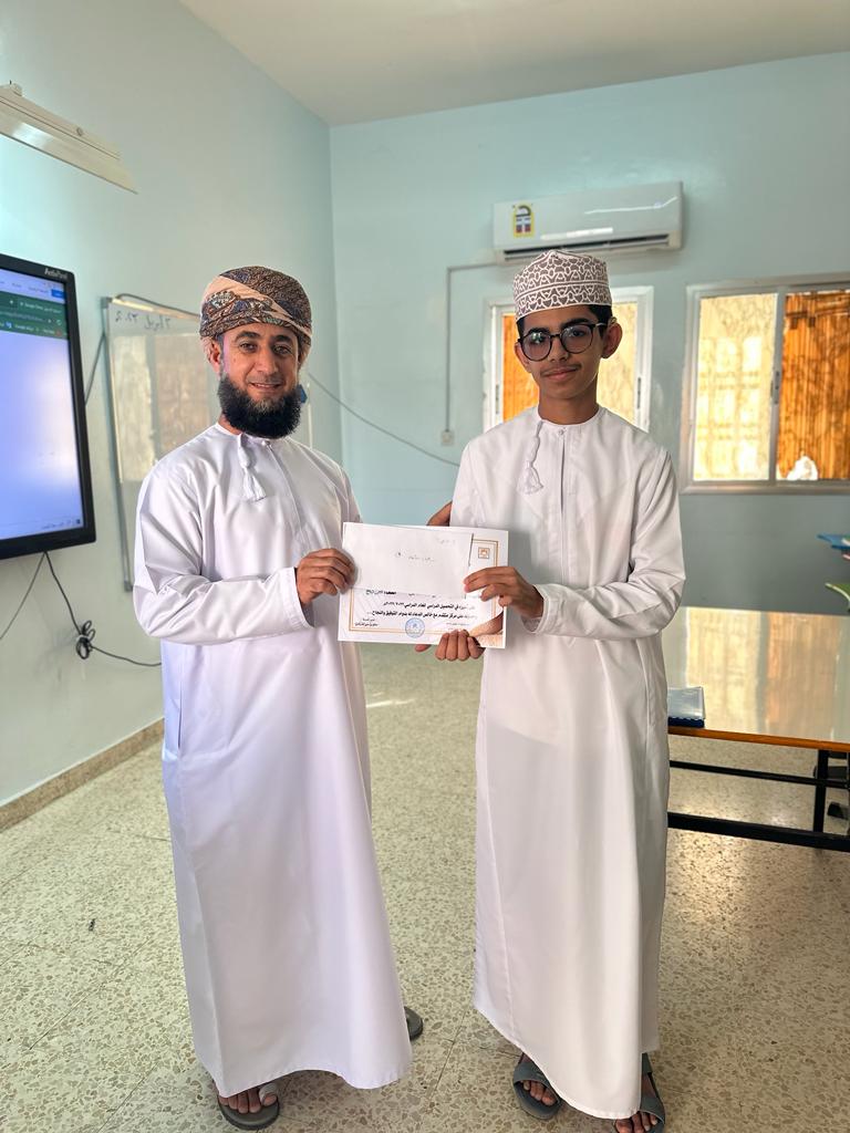 EduGovDkh4107's tweet photo. تم تكريم طلبة الدمج الحاصلين على درجات عالية من قبل معلمي الدمج تشجيعا لهم لبذل مزيدا من التفوق والنجاح https://t.co/2LcsVdvYgK