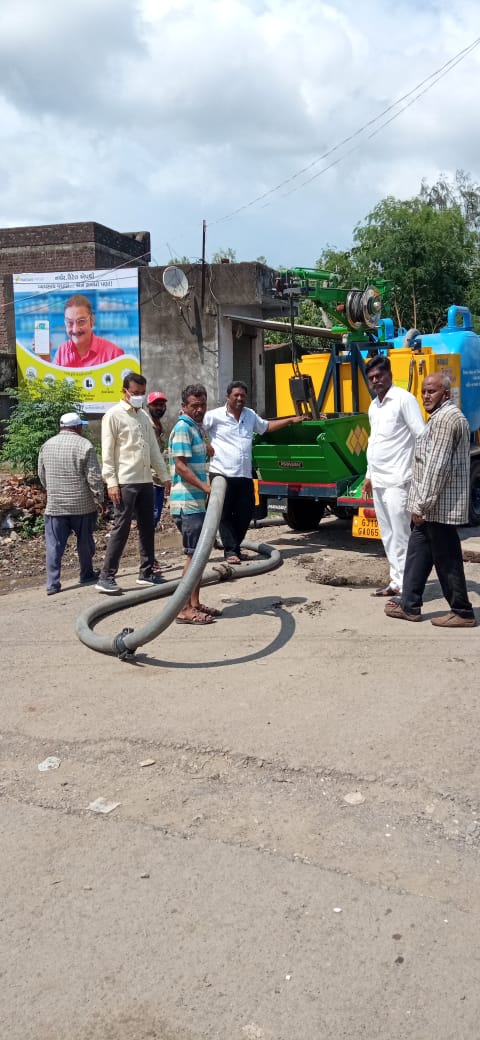 Under the "Clean Village" campaign of SBM-G, Gujarat This work is done in the Lalpur village of Lalpur Block in the Jamnagar district.
#SWACHHBHARAT #ODFPLUS #CLEANVILLAGE <a href="/crdgujarat1/">Commissionerate of Rural Development,Gujarat</a> <a href="/PMOIndia/">PMO India</a> <a href="/AmitShahOffice/">Office of Amit Shah</a> @cmoguj <a href="/RaghavjiPatel/">Raghavji Patel</a> <a href="/SBMR_Gujarat/">Swachh Bharat Mission- Gramin, Gujarat</a> <a href="/InfoGujarat/">Gujarat Information</a> @AssComSBM