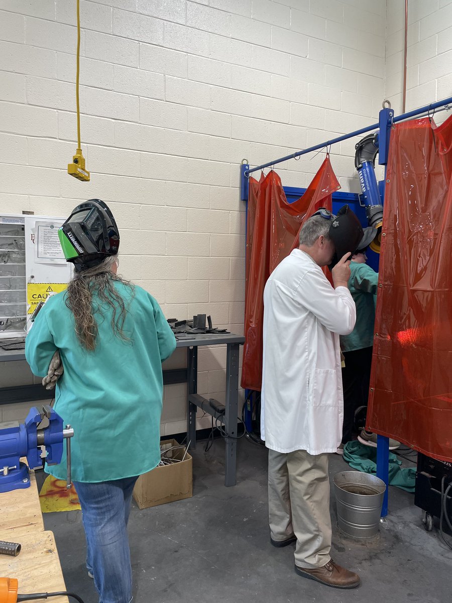 Instructional Rounds=FUN👏

(Content Recovery) Rounds=EVEN MORE FUN👏👏👏👏

#betterlatethannever 
#observeme 
<a href="/1ProudBengal/">Matt Sherman</a>