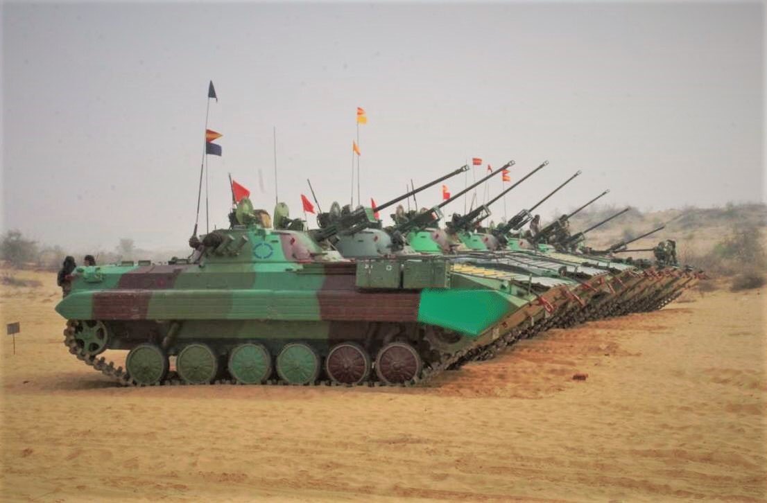 pro_defence's tweet photo. #VajraCoprs #DefendersofPunjab #DoubleVictoryBrigade rehearsed their mechanised combat drills, integrated maneouvers, swift and precise target acquisition in battle simulated conditions validating battle worthiness and mission readiness @adgpi @SpokespersonMoD @westerncomd_IA https://t.co/cE7KI3vbSK