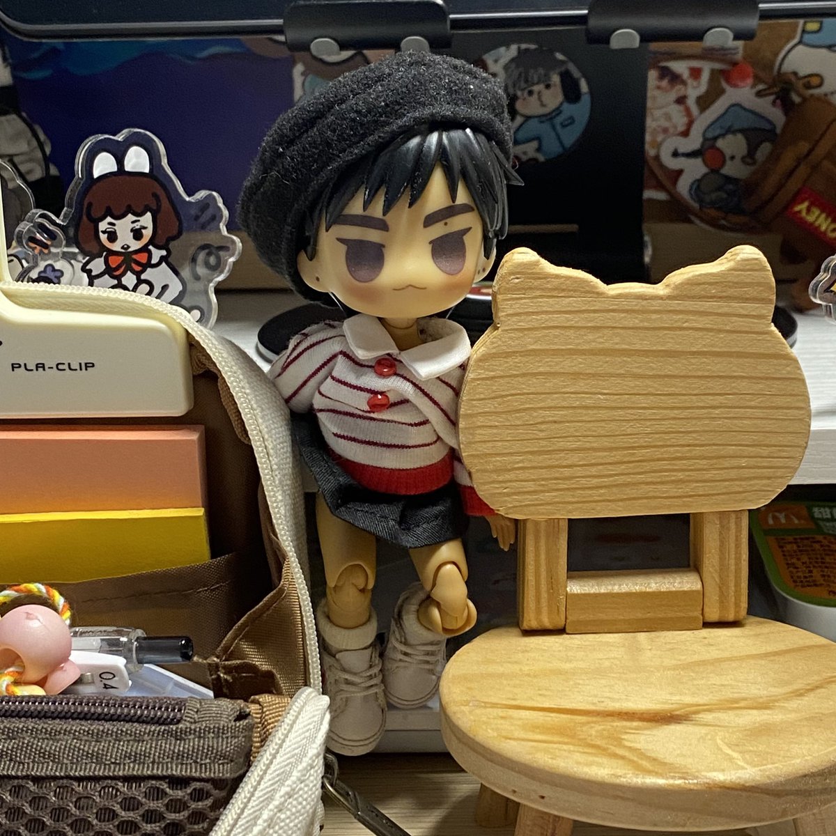 小源活过来了😯会自己偷偷从桌上跳下来…(#‵′)