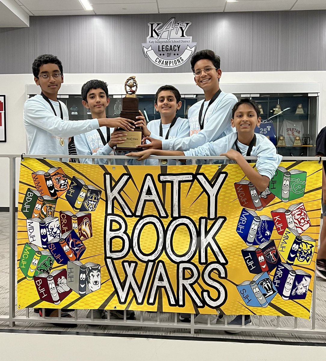 SO EXCITED to announce that our Scholars of Sparta won the District Katy Book Wars Championship tonight at Legacy Stadium! They worked hard for months & it was SO AWESOME to see them win! @spartan_speak @TXCoolPrinc @katy_libraries #7ljhpride