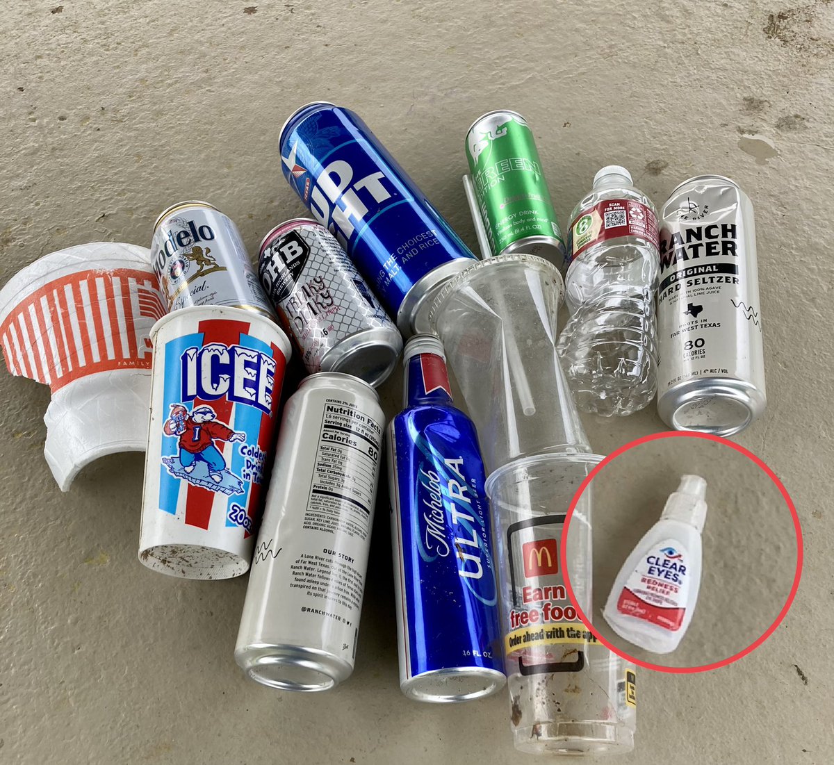 K2Runs's tweet photo. I’ve been eager to get back to helping Keep Grapevine Beautiful, but was the Clear Eyes an 👁 joke? 🧐😜 The last pic is representative of my philosophy that if you find a bag you use it to collect litter. #HappyToHelp #DoBeautifulThings #CleanYOURBlock #detachedretinarecovery https://t.co/aHFRMbBjrQ