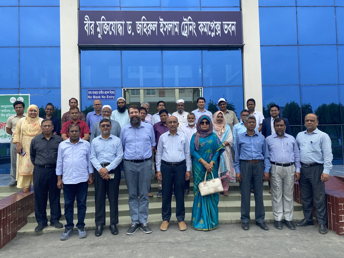 TJKrupnik's tweet photo. Exploring #climate change #adaptation and #mitigation co-benefits in #rice production in #Bangladesh. Insightful project closing workshop with
@BRRI, @BARI, @nyuniversity, @Columbia, @OregonState with @AgMIPnews, @CIMMYT https://t.co/pWWoZneUZ7
