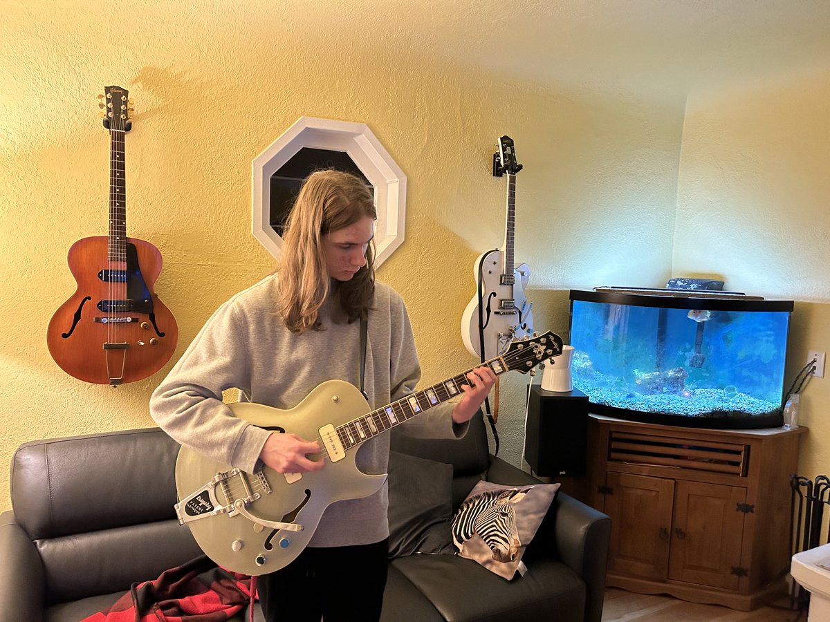 TigerSharkMike's tweet photo. @PrestigeGuitars Great article in the @NorthShoreNews !!
So happy we got a sneak preview of the shop last summer :)  

https://t.co/3DsZ2SvhCe… https://t.co/Yp2SSBUZuM