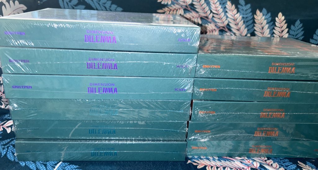 chelleikart's tweet photo. wts • lfb • ph 
#chellsells 

First press Sealed enhypen D:D Albums 

— 700/ album
— 2000/ set

ღ Sealed 
ღ Onhand
ღ payo / 3 days reserv
ღ read carrd b4 transacting

## d:d enhypen odysseus scally charybdis https://t.co/mSMeNHTeRw