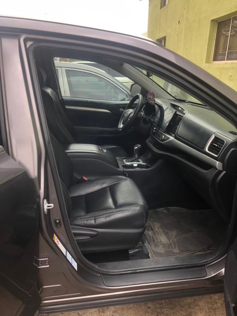 Chilex_Autos's tweet photo. Toks, 2015 Toyota Highlander. https://t.co/oH3vm2iGI1