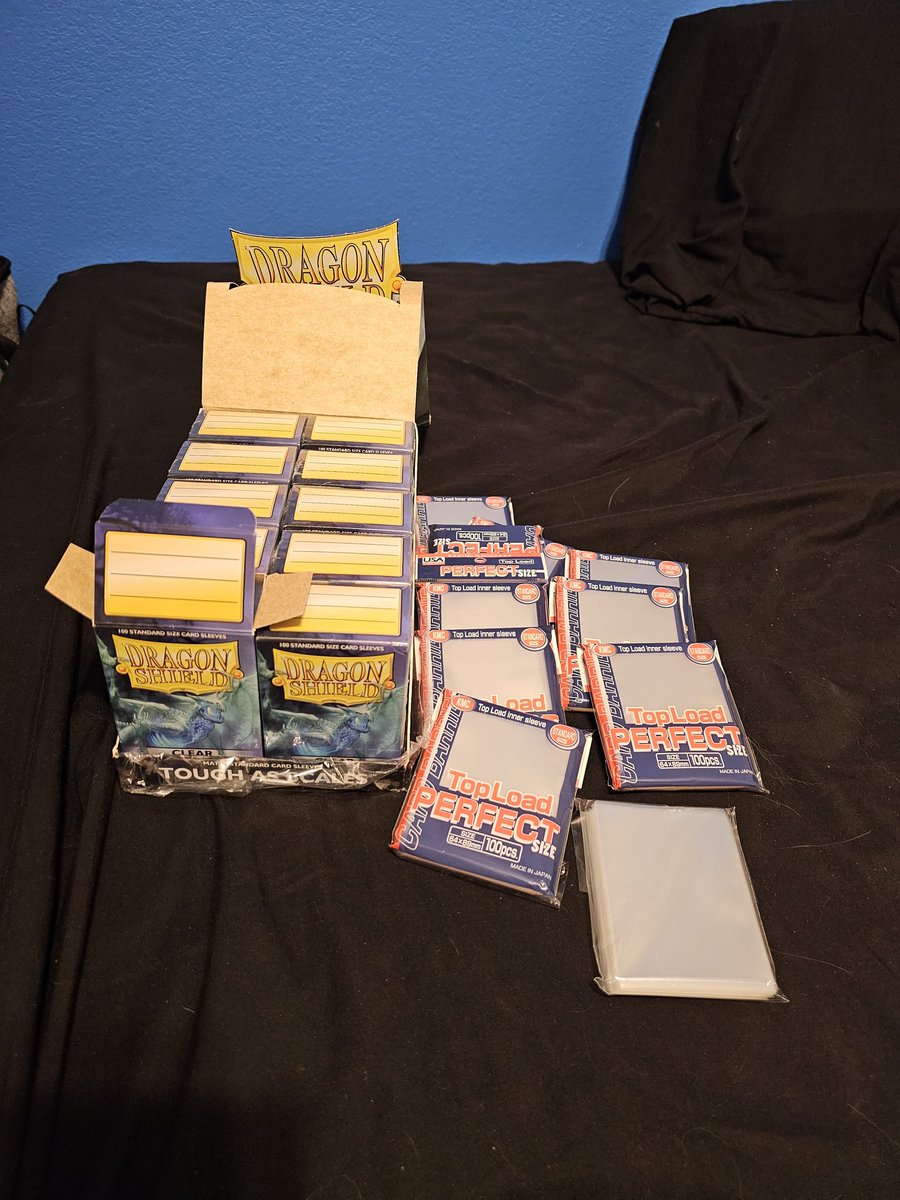 DoubleTapps's tweet image. Please @edmundmcmillen @TheMaestroTeam I&apos;ve got my card sleeves now I just need these sweet cards to put in them! I&apos;m so impatient AHHH