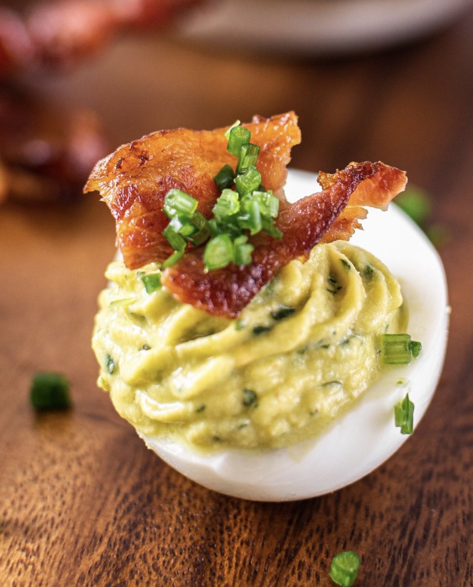 Avocado Bacon Deviled Eggs by @sweetketolife 🥑🥓🥚
#keto #ketofood #ketorecipes #ketodiet #lowcarb #lowcarbdiet