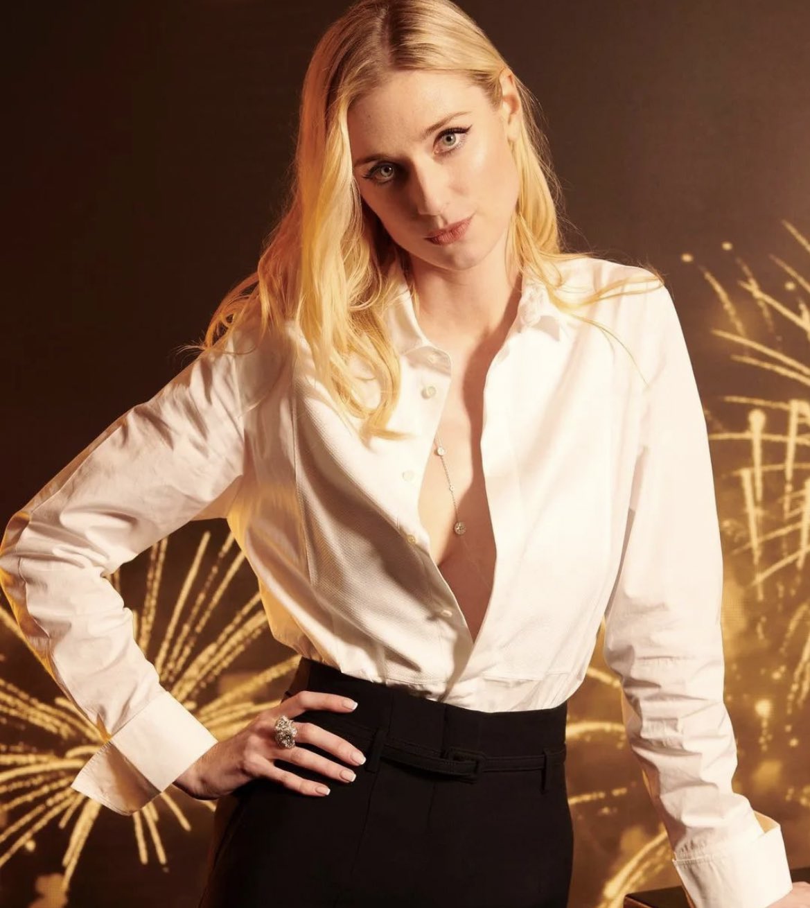 A Shot. on X: The world isnt ready for Elizabeth Debicki as Porn Director  in Ti Wests MaXXXine. The film, about the 80s porn industry, will deal  with the dangerous world of