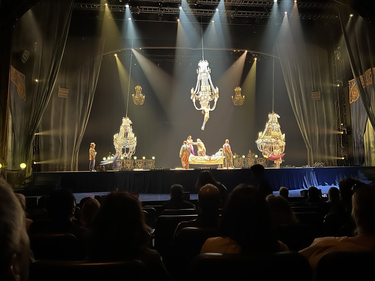 redponydriver's tweet photo. Wow… #Corteo from @Cirque is awe inspiring. #cirque #kidthings https://t.co/owjuVYTvR8